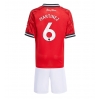 Camisa de Futebol Manchester United Lisandro Martinez #6 Equipamento Principal Infantil 2025-26 Manga Curta (+ Calças curtas) Camisa de Futebol Manchester United Lisandro Martinez #6 Equipamento Principal Infantil 2025-26 Manga Curta (+ Calças curtas)